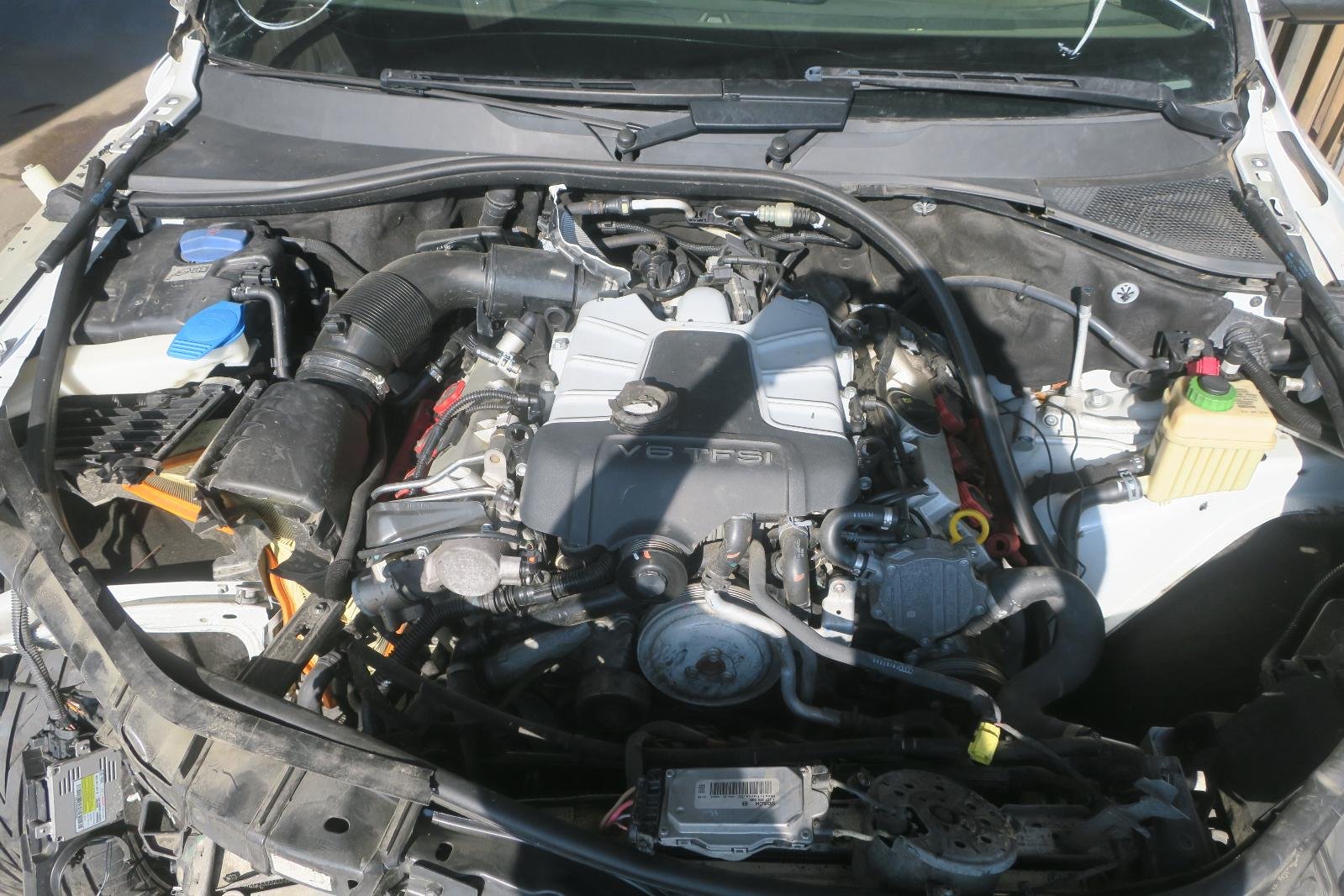 2015 Audi Q7 Engine Assembly - Image 2